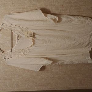 Eyeshowder 1x White Womens Short Sleeved top. NWT. Lace